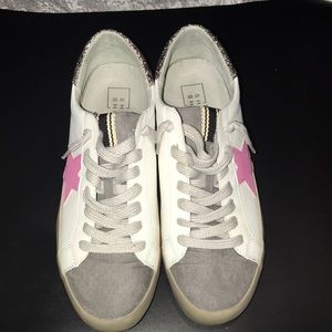 Only worn once cute Shu Shop Shoe size 9